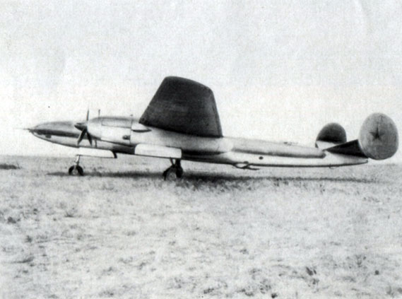 Самолет ДВБ-102. Он во многом опережал свое время и, хотя не пошел в серию, ости вил заметный след в истории авиастроения